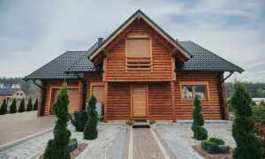 Małe domy drewniane: Ile naprawdę kosztuje budowa bez ukrytych wydatków?