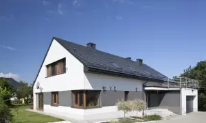 Ile kosztuje budowa domu z poddaszem? Prawdziwe koszty, które cię zaskoczą!