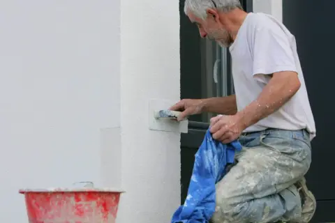 Czy zaprawą murarską można tynkować? Poznaj fakty i alternatywy